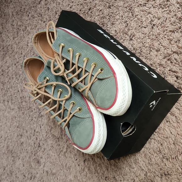 Converse - Picture 2 of 6